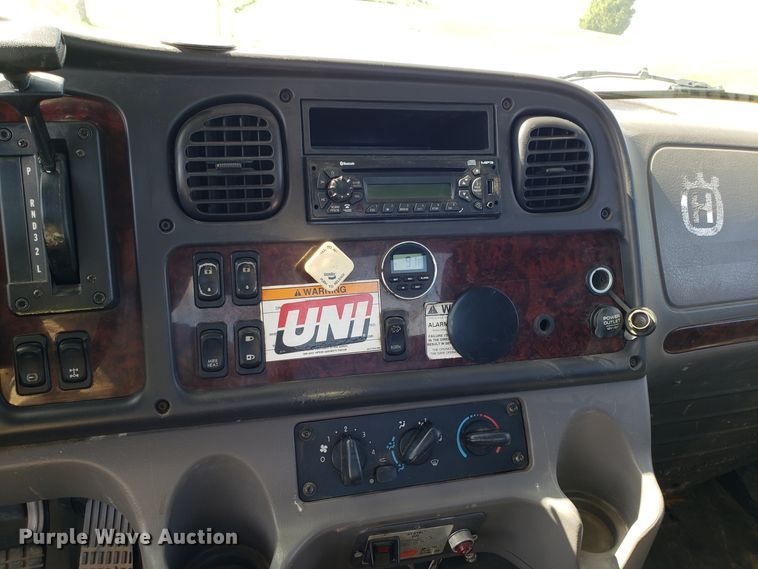 image for item DG7644 2014 Freightliner Business Class M2 hooklift truck