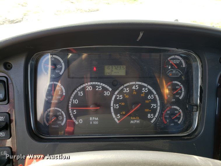 image for item DG7644 2014 Freightliner Business Class M2 hooklift truck