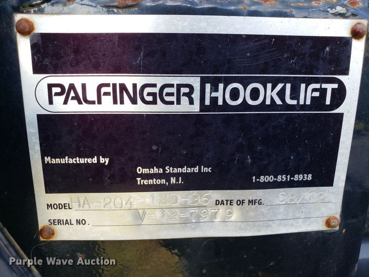 image for item DG7644 2014 Freightliner Business Class M2 hooklift truck