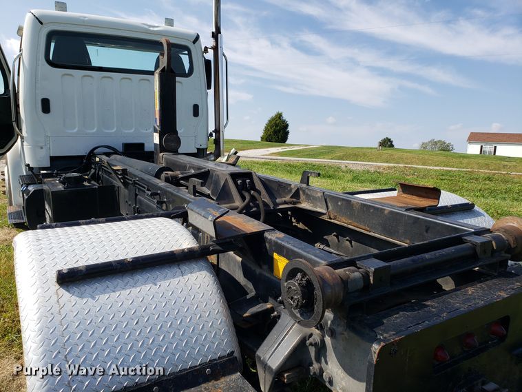 image for item DG7644 2014 Freightliner Business Class M2 hooklift truck