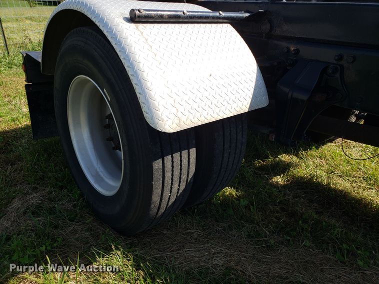 image for item DG7644 2014 Freightliner Business Class M2 hooklift truck