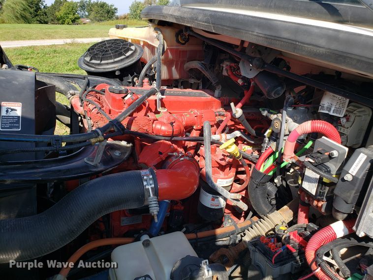 image for item DG7644 2014 Freightliner Business Class M2 hooklift truck