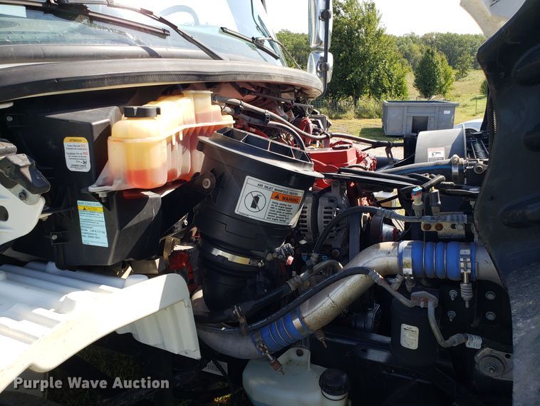 image for item DG7644 2014 Freightliner Business Class M2 hooklift truck