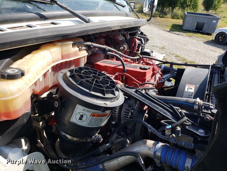 image for item DG7644 2014 Freightliner Business Class M2 hooklift truck