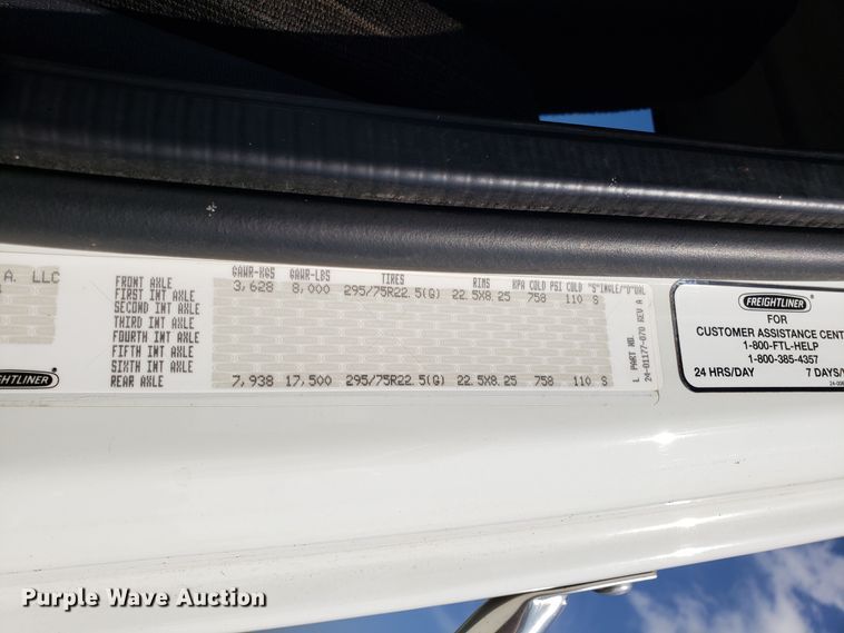 image for item DG7644 2014 Freightliner Business Class M2 hooklift truck