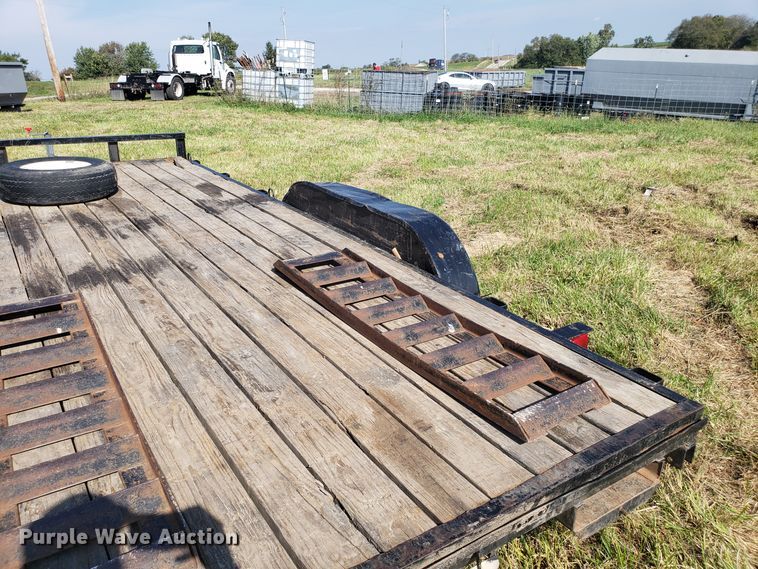 image for item DG7652 1999 Hull utility trailer