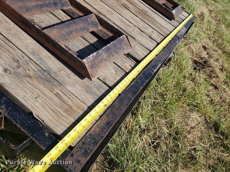 image for item DG7652 1999 Hull utility trailer