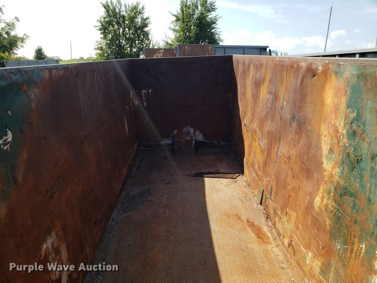 image for item DG7656 Roll-off container