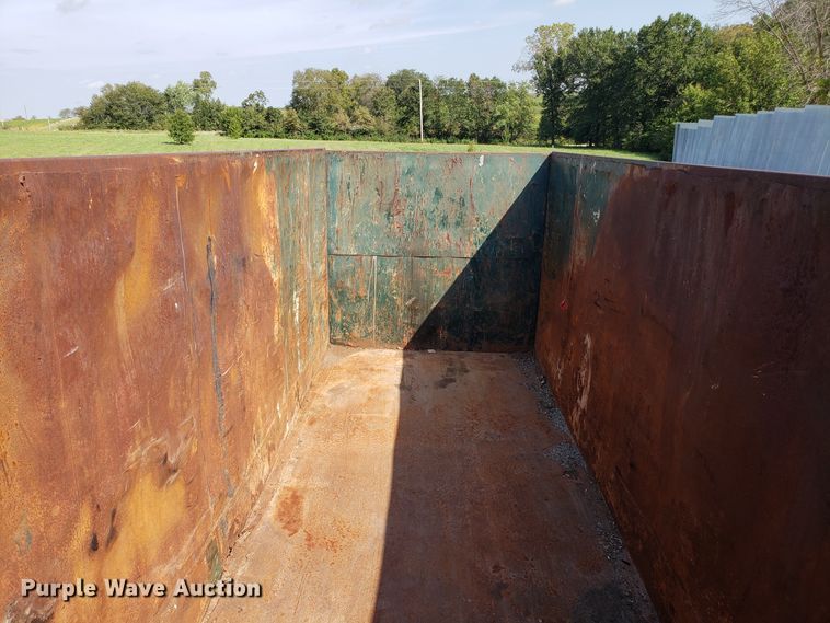 image for item DG7656 Roll-off container