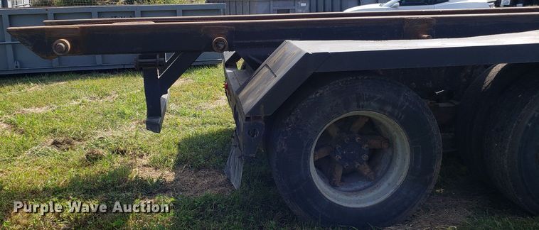 image for item DG7657 1985 International F2574 roll-off container truck