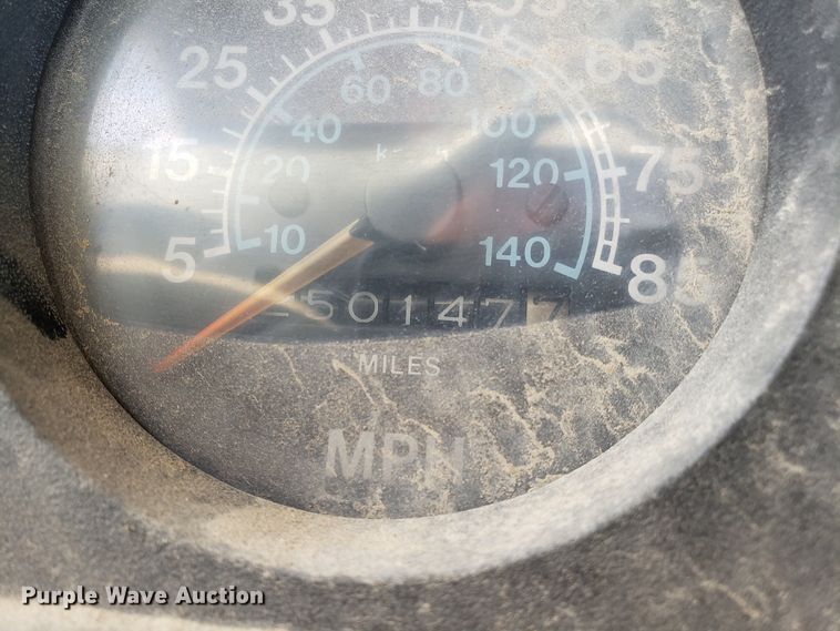 image for item DG7657 1985 International F2574 roll-off container truck