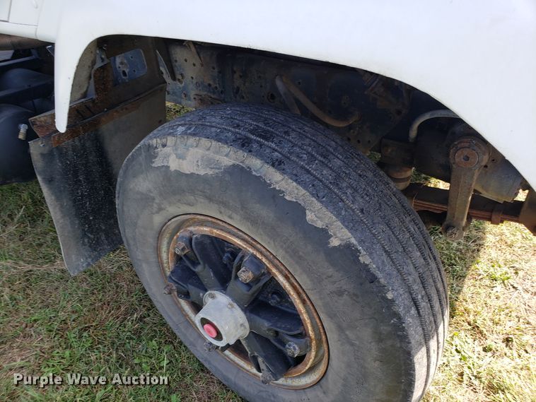 image for item DG7657 1985 International F2574 roll-off container truck