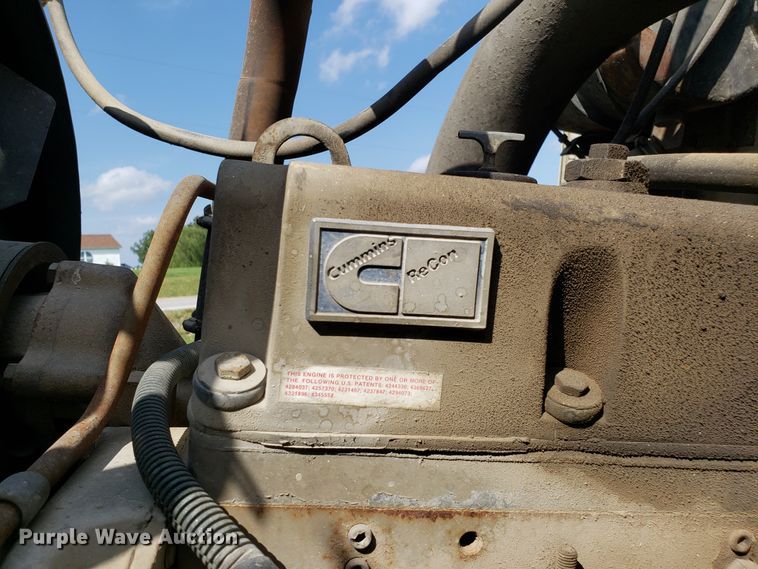 image for item DG7657 1985 International F2574 roll-off container truck