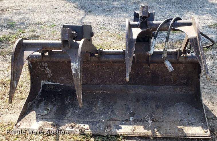 image for item DG7660 Bobcat 68"W grapple bucket