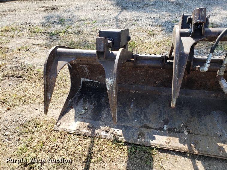 image for item DG7660 Bobcat 68"W grapple bucket