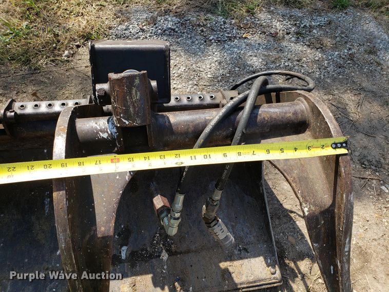 image for item DG7660 Bobcat 68"W grapple bucket