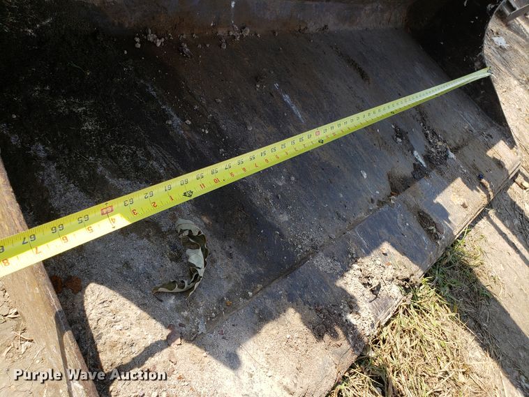 image for item DG7660 Bobcat 68"W grapple bucket