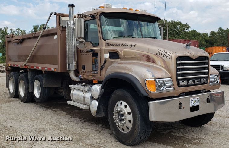 image for item DG7689 2001 Mack CV513 dump truck