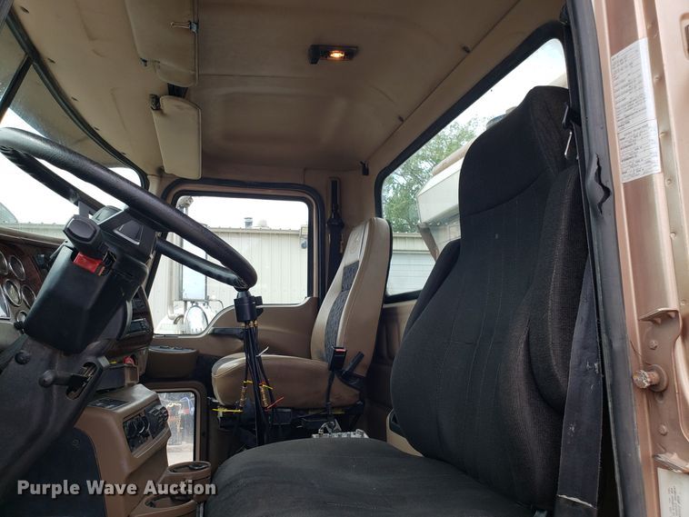 image for item DG7689 2001 Mack CV513 dump truck