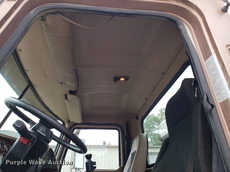 image for item DG7689 2001 Mack CV513 dump truck