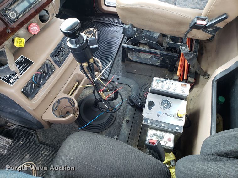 image for item DG7689 2001 Mack CV513 dump truck