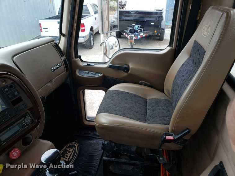 image for item DG7689 2001 Mack CV513 dump truck