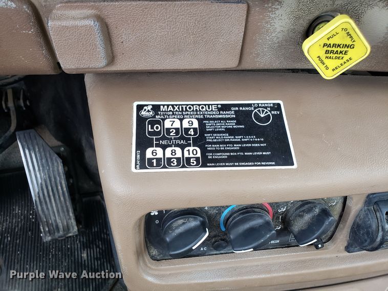 image for item DG7689 2001 Mack CV513 dump truck