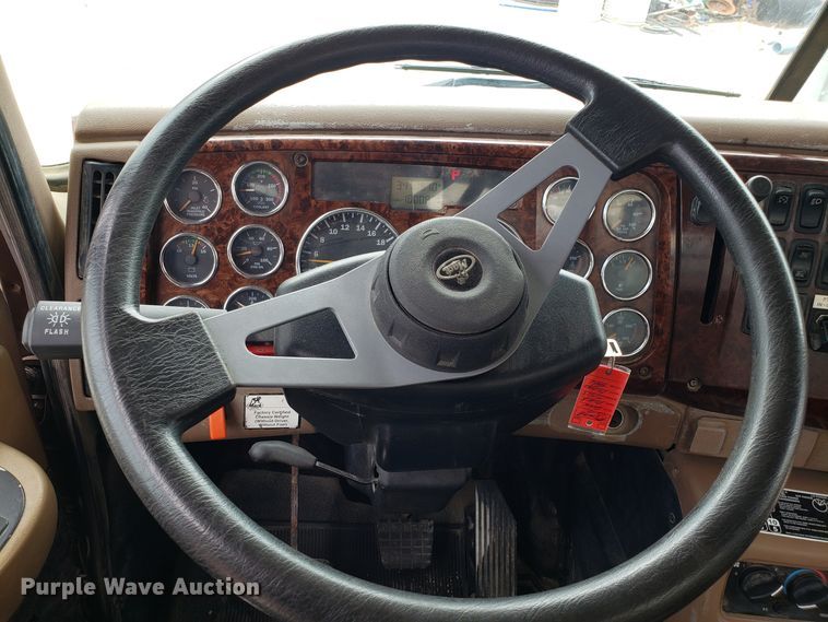 image for item DG7689 2001 Mack CV513 dump truck