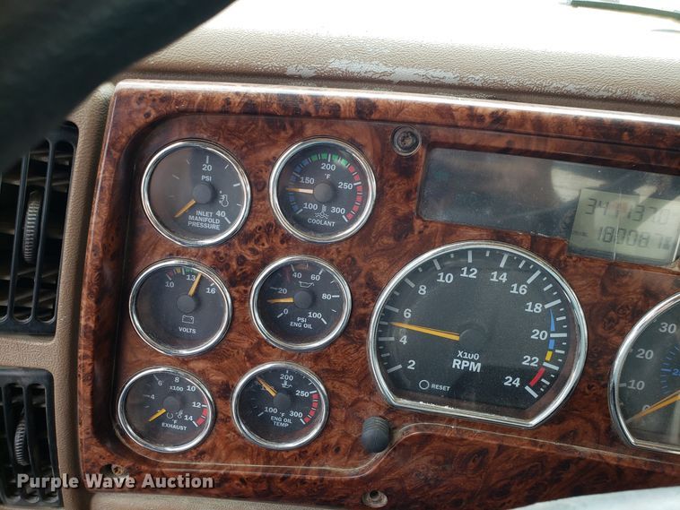 image for item DG7689 2001 Mack CV513 dump truck