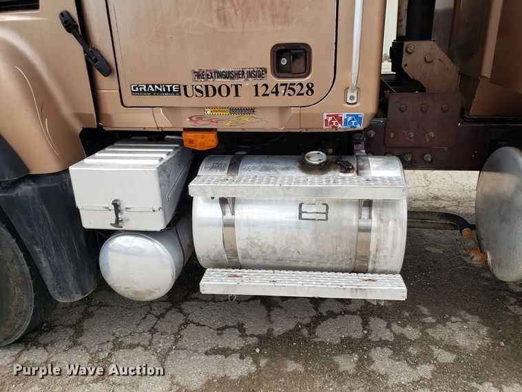 image for item DG7689 2001 Mack CV513 dump truck