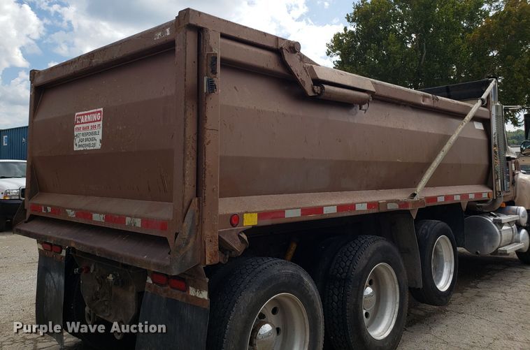 image for item DG7689 2001 Mack CV513 dump truck