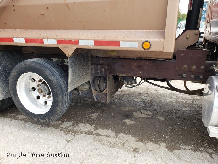 image for item DG7689 2001 Mack CV513 dump truck