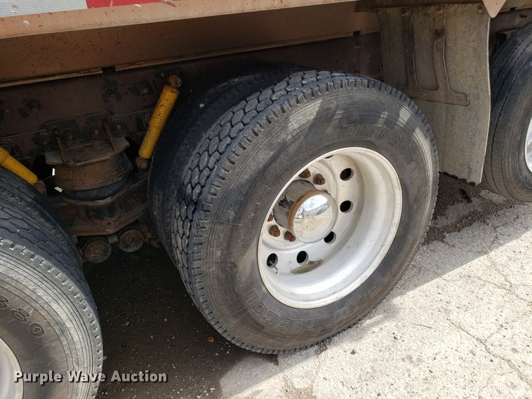 image for item DG7689 2001 Mack CV513 dump truck