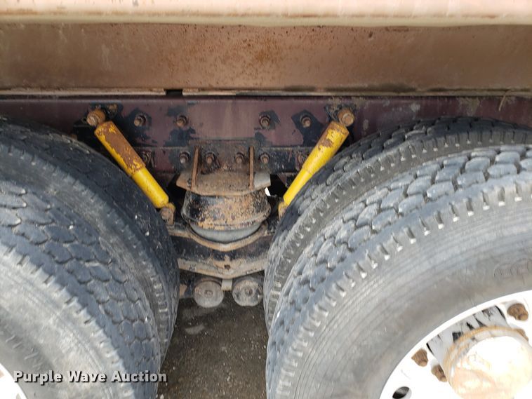 image for item DG7689 2001 Mack CV513 dump truck