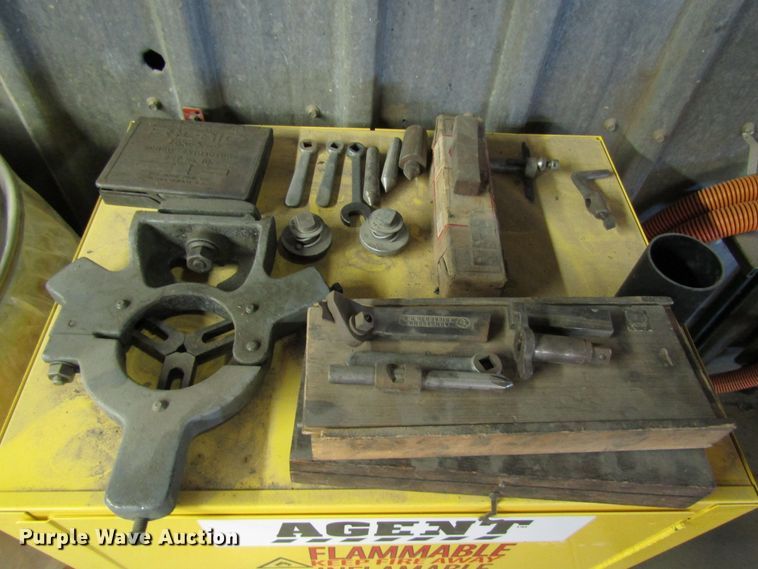 image for item DG8224 Sheldon lathe