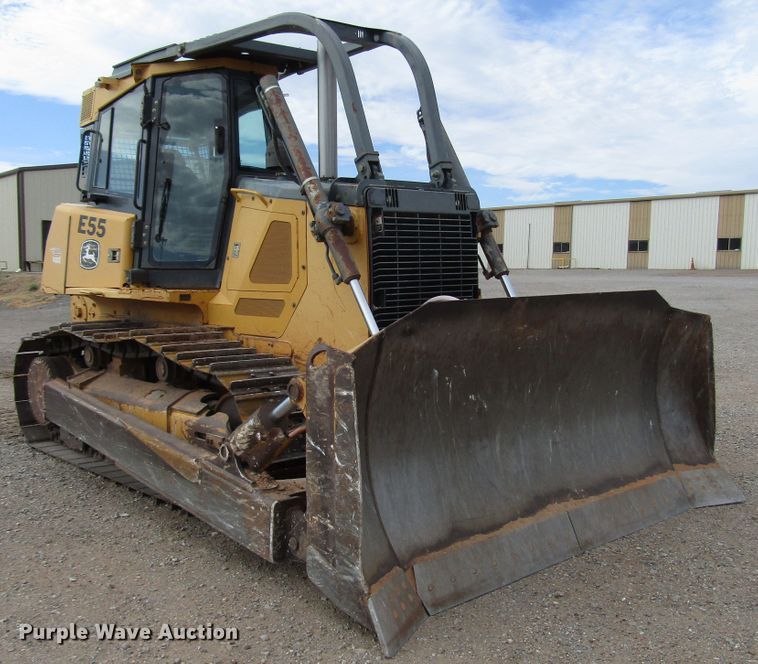 image for item DG8225 2007 John Deere 850J dozer
