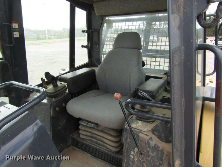 image for item DG8225 2007 John Deere 850J dozer