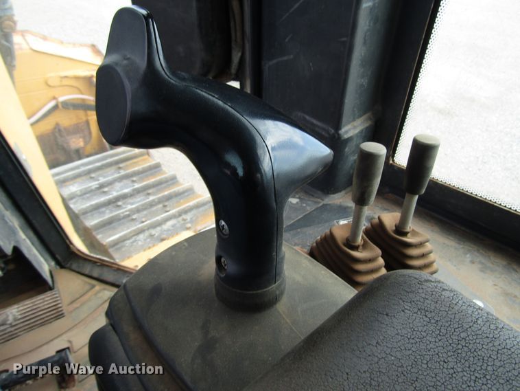 image for item DG8225 2007 John Deere 850J dozer