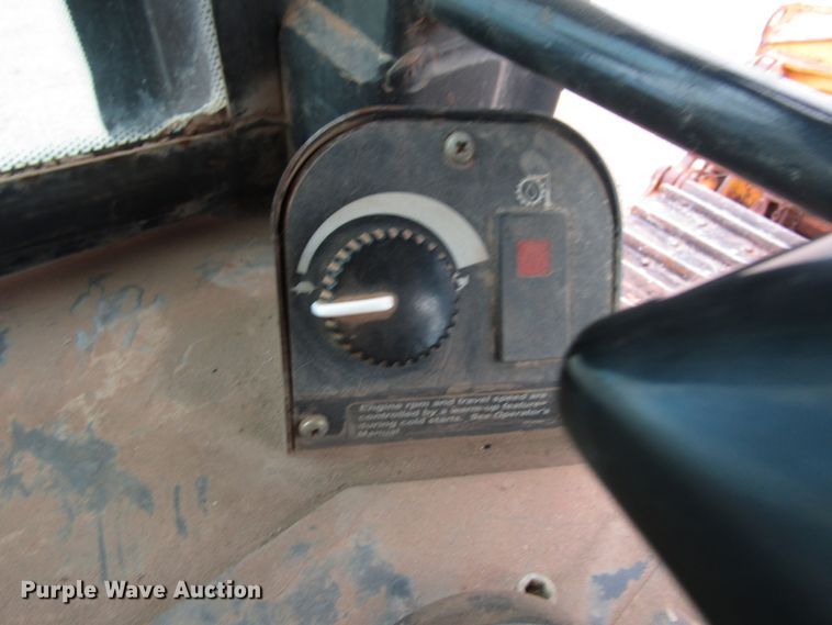 image for item DG8225 2007 John Deere 850J dozer