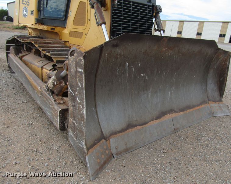 image for item DG8225 2007 John Deere 850J dozer