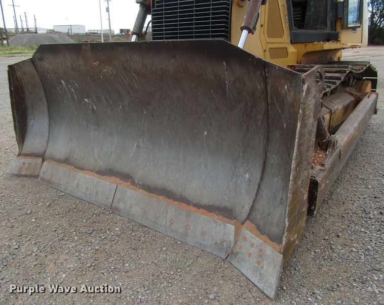 image for item DG8225 2007 John Deere 850J dozer