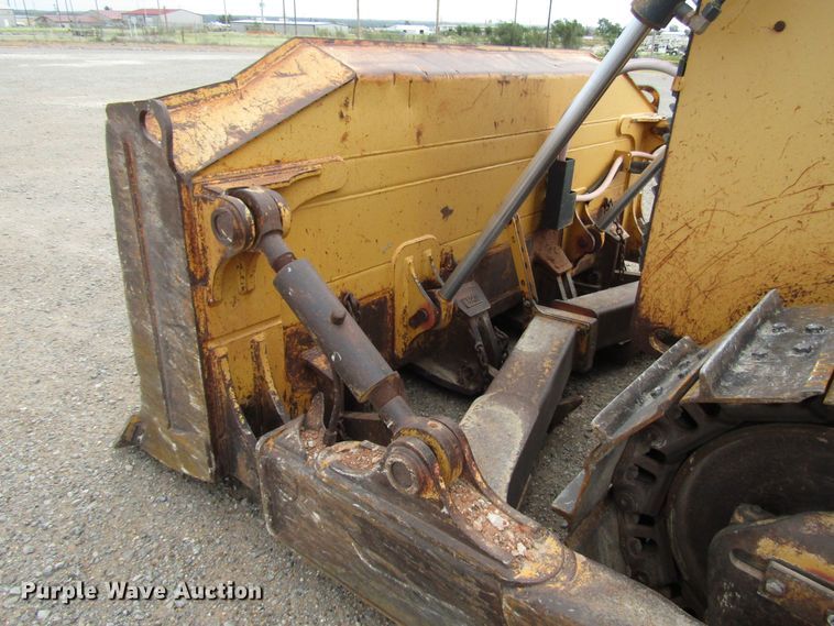 image for item DG8225 2007 John Deere 850J dozer