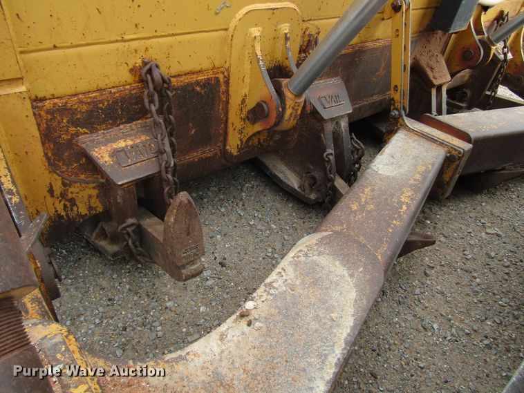 image for item DG8225 2007 John Deere 850J dozer