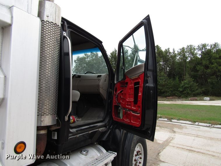 image for item DG8228 2006 Sterling L-Line dump truck