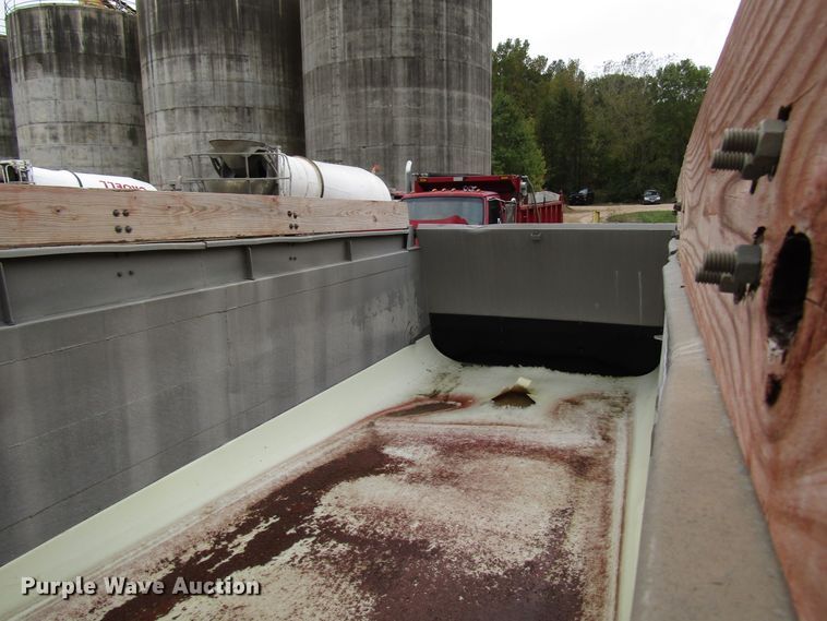 image for item DG8228 2006 Sterling L-Line dump truck