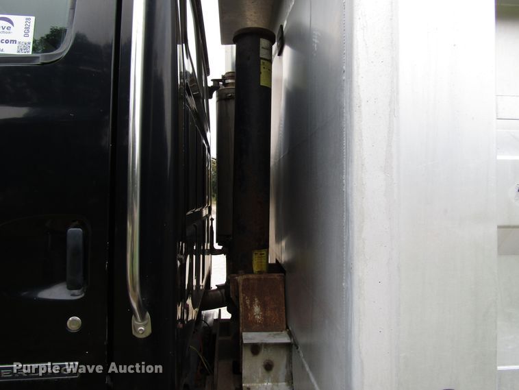 image for item DG8228 2006 Sterling L-Line dump truck