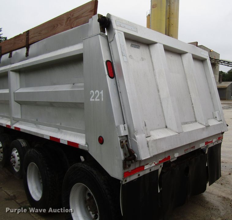 image for item DG8228 2006 Sterling L-Line dump truck