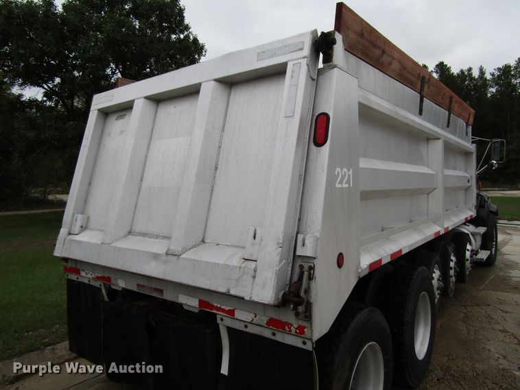 image for item DG8228 2006 Sterling L-Line dump truck