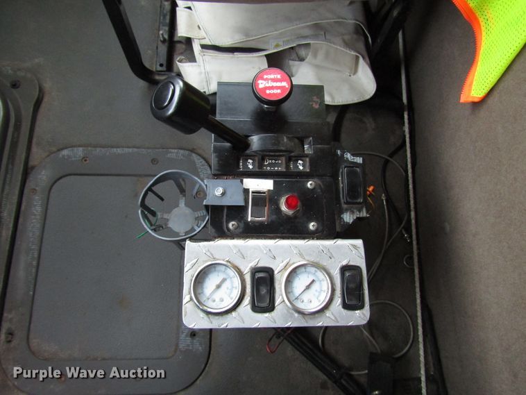 image for item DG8229 2006 Sterling L-Line dump truck