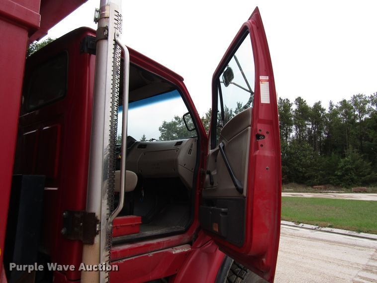 image for item DG8229 2006 Sterling L-Line dump truck